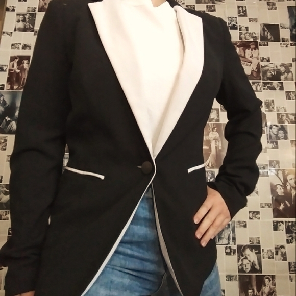 Contrasting Blazer - Picture 1 of 4